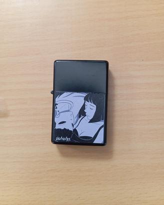 Accendino tipo Zippo grafica Alienation 