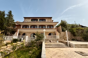 Villa a Partinico, Contrada Ramo
