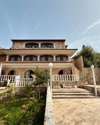 Villa a Partinico, Contrada Ramo