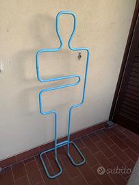 Appendiabiti servomuto figurato postmoderno