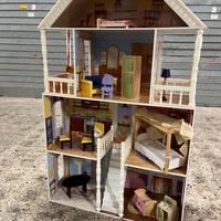 Casa barbie in legno con mobili