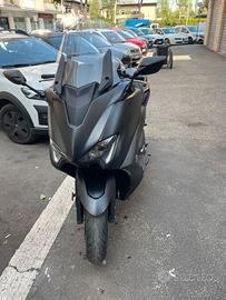 TMAX 560