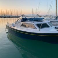 Barca a Motore