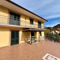 Villa bifamiliare di mq 278 zona Curtignano