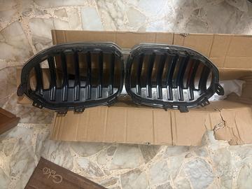 GRIGLIA RADIATORE NERA COMPRESA COVER SERIE 1 F40