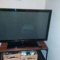 televisore + tavolino