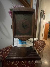 Orologio vintage in legno massiccio da parete