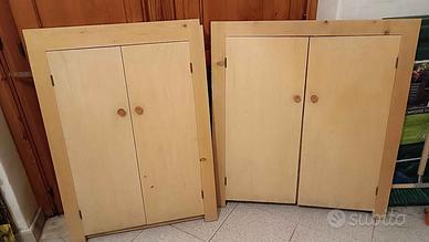 Due sportelli in legno per armadietti in muratura