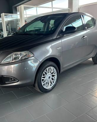 Lancia Ypsilon 0.9 TwinAir 85 CV 5 porte Metano Ec