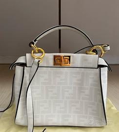Borsa imitazione Fendi Peekaboo stampata logo Abbigliamento e