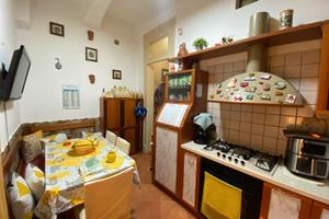 Trilocale oltre accessori in Via Lombardia zona Vi