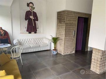 Immobile di 882 m² con 4 locali a Carpi