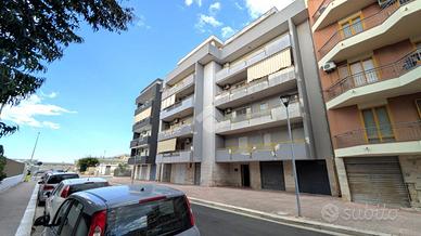 4 LOCALI A MARGHERITA DI SAVOIA