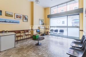 Negozio luminoso 60 mq a due passi dalla metro