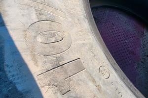 gomme continental 710/70/42