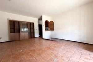 3 LOCALI A MARANO DI NAPOLI