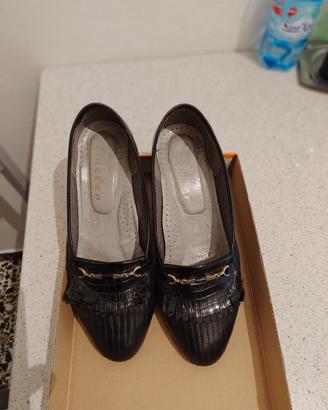 scarpe classiche usate