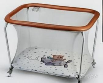 Box e lettino ikea bebe o bambino con tappetone