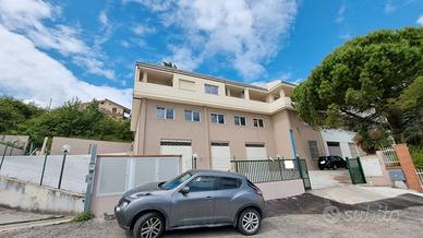 Ampio Duplex con enorme terrazzo a 500mt. dal mare