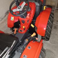 Trattore antonio carraro.