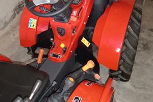 Trattore antonio carraro.