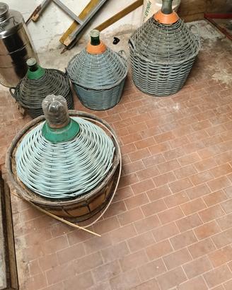 Damigiana collo stretto