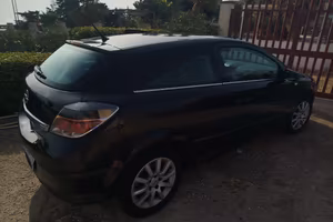 OPEL ASTRA GTC Coupé 