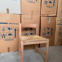 Sedia bassa in stile rustico