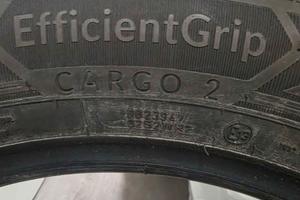 4 Pneumatici Goodyear EfficientGrip Cargo 2 - 215/