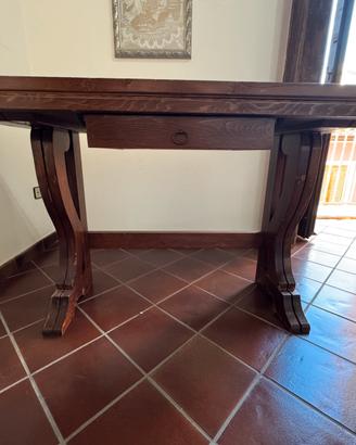 Tavolo in legno artigianale