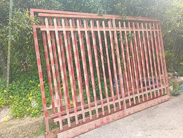 Portone da 6 metri completo di colonne