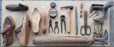 Antichi attrezzi calzolaio ciabattino