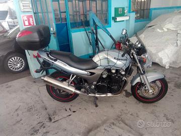 Kawasaki zr7 750cc