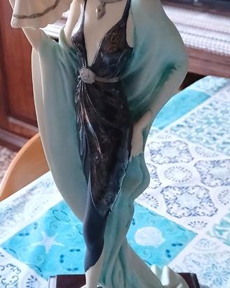 Statuina soprammobile Armani