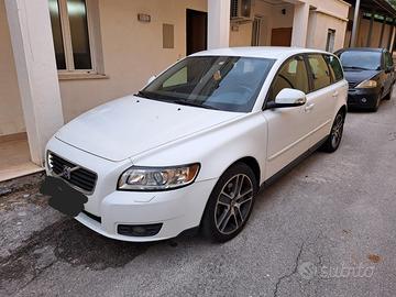volvo v50 1.6 / anno 2010