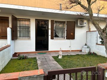 Villetta a schiera su due livelli