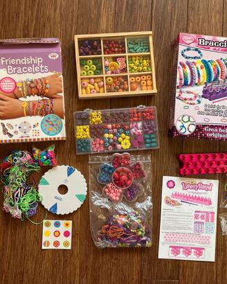 Vari accessori per fare braccialetti e collane