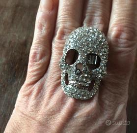 Anello teschio argentato con swarovski