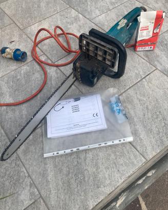 Elettrosega Makita VC 2003A