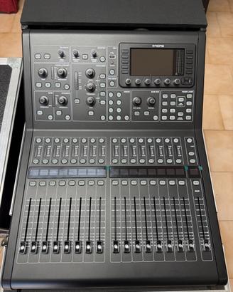 Mixer Midas M32 Compact + Flightcase