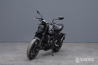 TRIUMPH Trident 660
