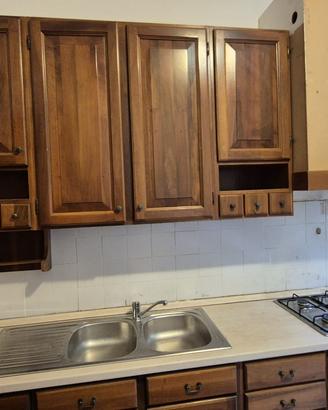 Cucina in legno su misura