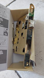 Serratura porta battente per interni