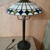 Antica lampada da tavolo funzionante Tiffany
