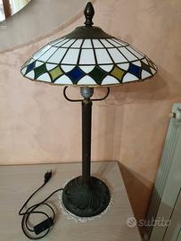 Antica lampada da tavolo funzionante Tiffany