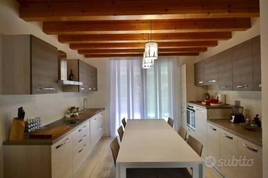 Villetta a schiera di 142 m² con 5 locali e box au