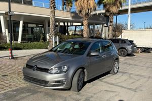 VOLKSWAGEN GOLF 7