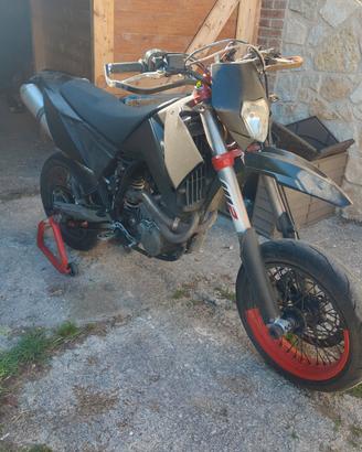 KTM 640