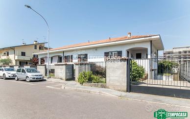 PORZIONE DI VILLA BIFAMILIARE DI AMPIA METRATURA C