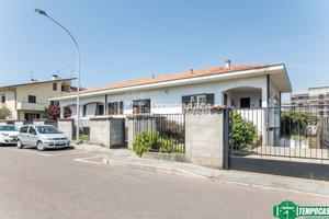 PORZIONE DI VILLA BIFAMILIARE DI AMPIA METRATURA C
